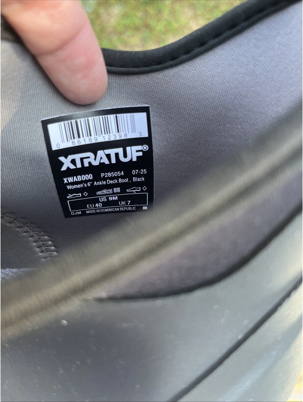 XTRATUF WOMEN'S ANKLE DECK BOOT Size 7 Black ( Right Shoe Broken Back Strap)